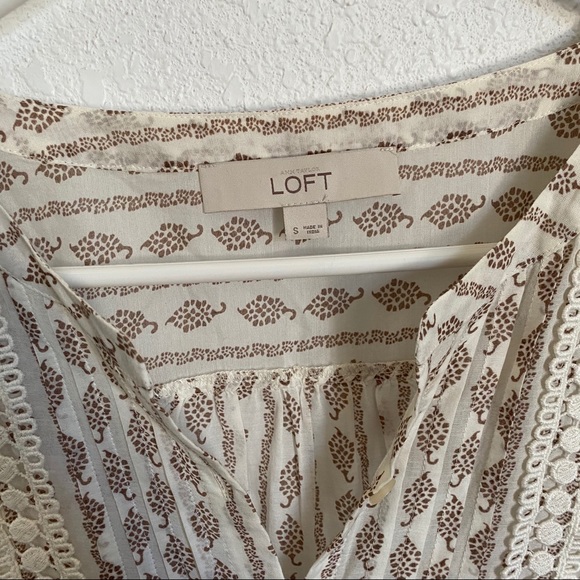 Cute Loft blouse! - Picture 4 of 8